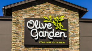 an Olive Garden sign on the front of the restaurant