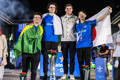 Heineken Player 0 0 2024 Max-Verstappen with-Finalists (PRNewsfoto/Heineken)